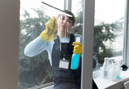 Nettoyage de vitres intérieures et extérieures à Sainneville